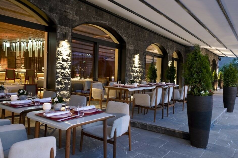 Hotel The Alpina Gstaad Esterno foto