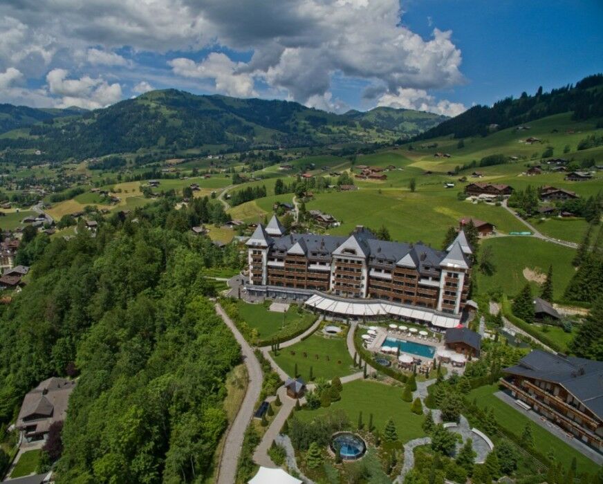 Hotel The Alpina Gstaad Esterno foto
